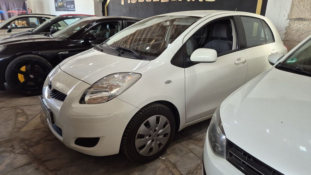 Toyota Yaris — fotografia 3