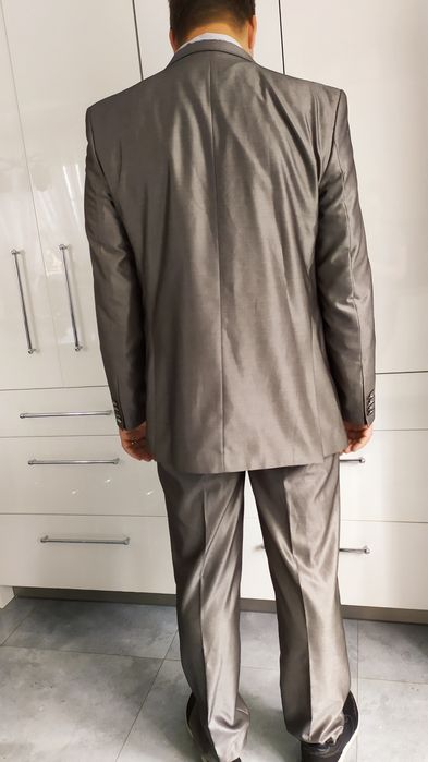 SG Garnitur męski L elegancki szary garnitur L , srebrny połyskujący g