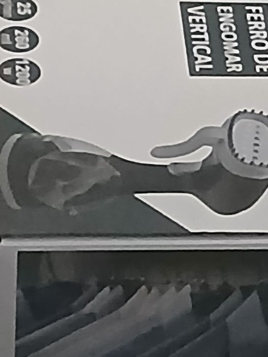 Ferro de engomar vertical