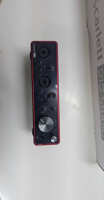 Focusrite Scarlett 2i2 Studio (3ª Geração) – Kit Completo