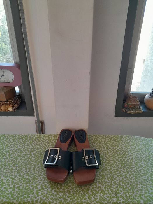 Vendo Chinelos de Senhora muito bonitos como novos