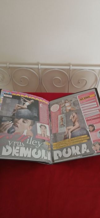 Dossier Miley Cyrus,  novo