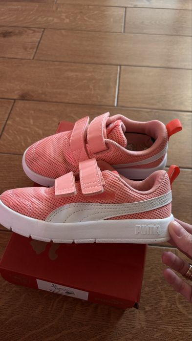 Кросівки Puma ( невагомі і дуже зручні)