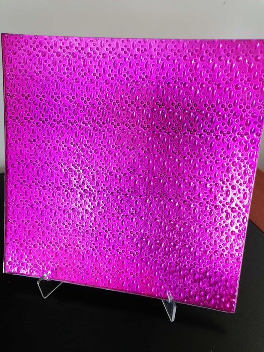 Prato de metal vidrado