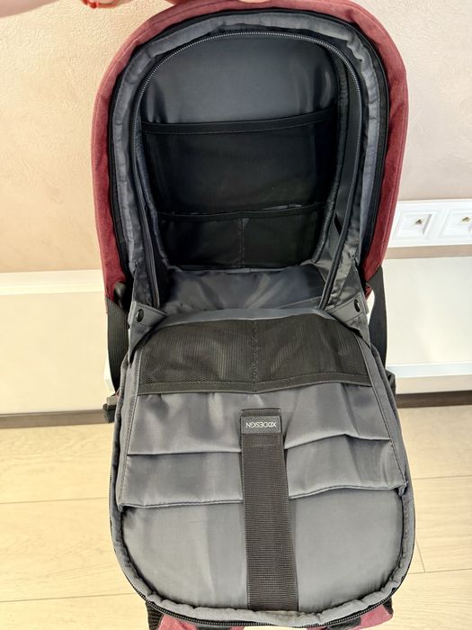 Рюкзак-антизлодій XD Design Bobby Hero Small Red (орігінал)