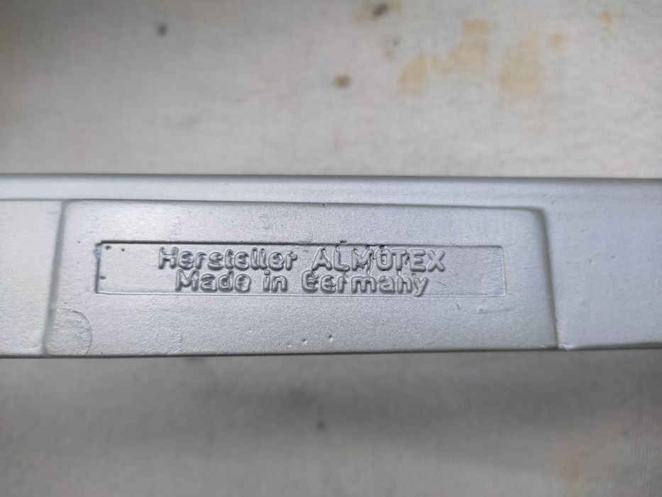 Решетка радиатора автомобиля