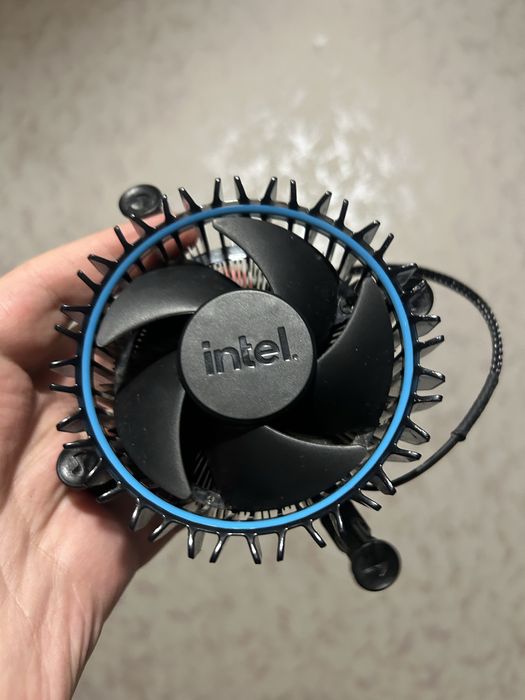боксовый) кулер Intel,