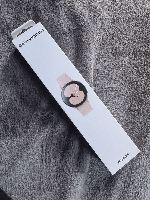 часи Samsung Galaxy Watrch 4