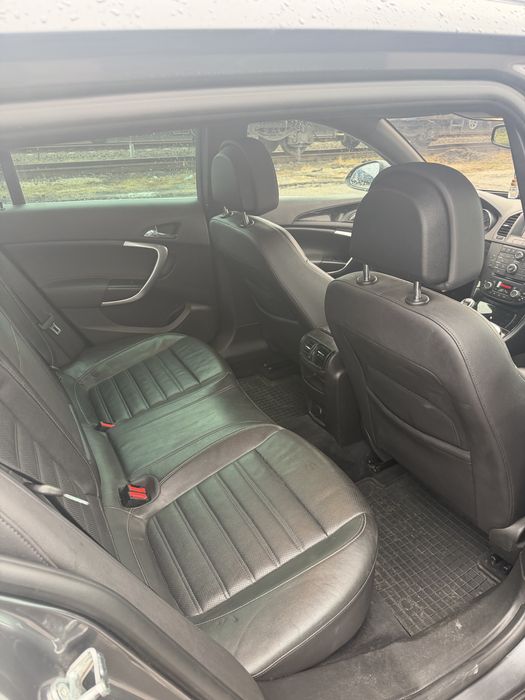 Opel insygnia 2.0 cdti niski przebieg