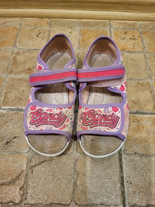 Продам дитячі босоніжки для дівчинки. Б/В.