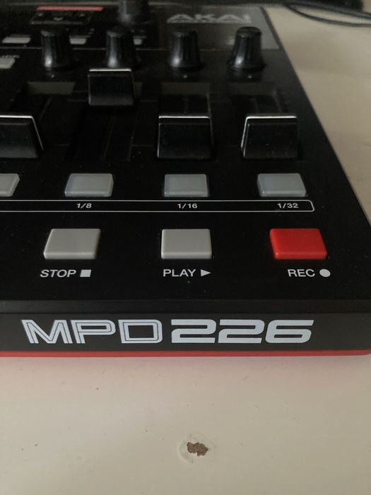 Konsola Akai MPD226