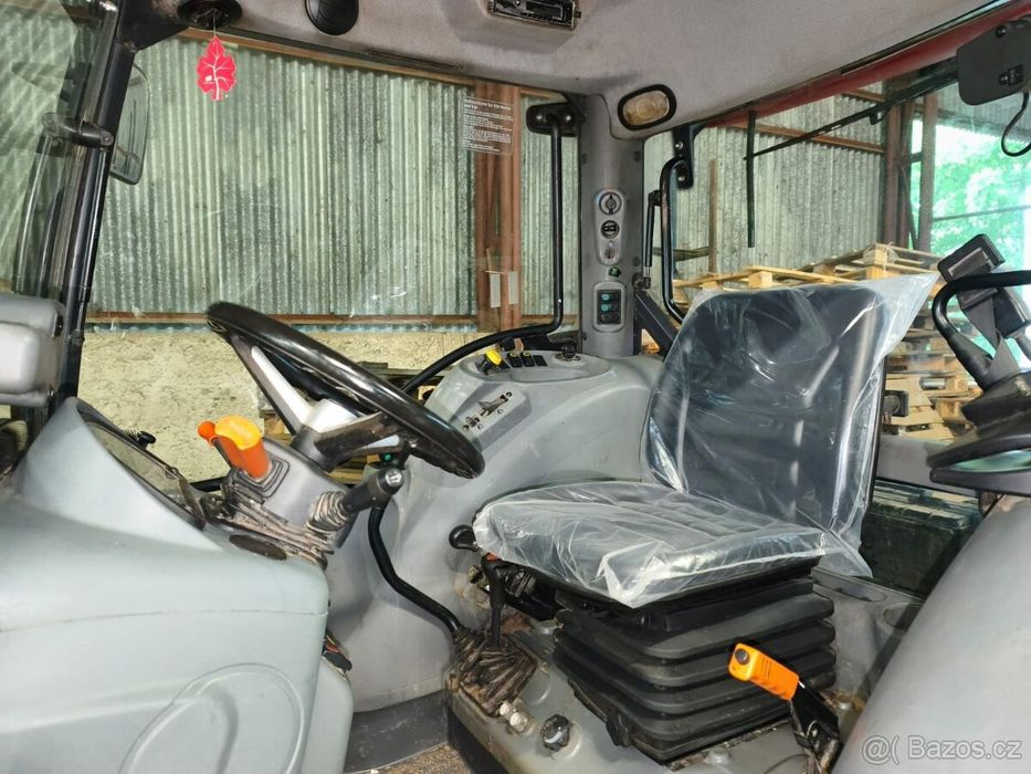 McCormick  T 110 MAX nie case ani New holland , zetor