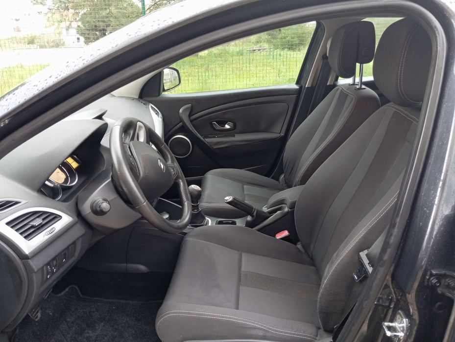 Renault Megane Sport Tourer 1.5 Diesel de 2011. Em bom estado geral tanto a nível mecânico como a nível de interiores e exterior. Kms reais. Nacional. — photo 5