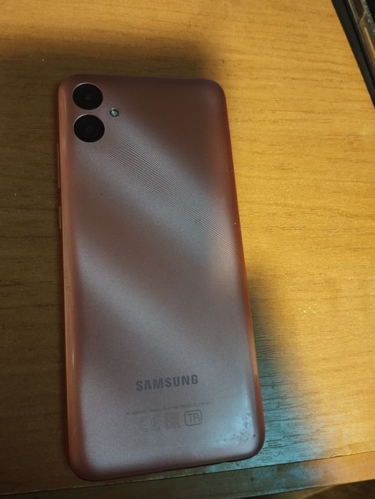 Смартфон Samsyng Galaxy A04e/32gb .Redmi not-12