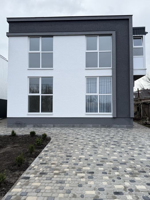 Продам новий будинок з ремонтом !!