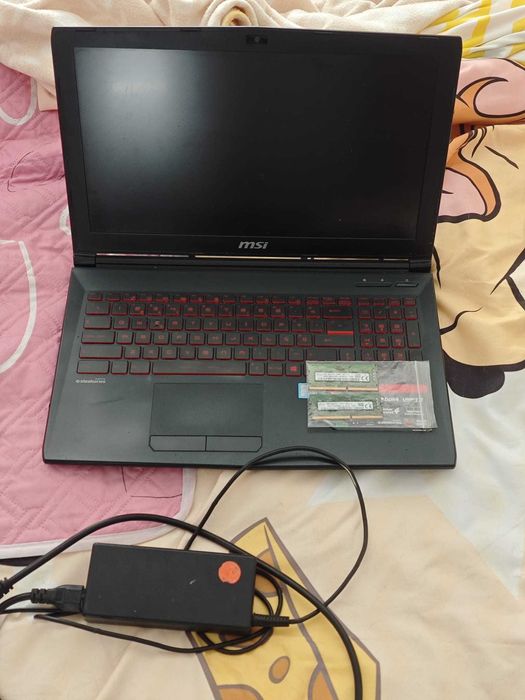 MSI para peças + 2 Rams de 8GB cada