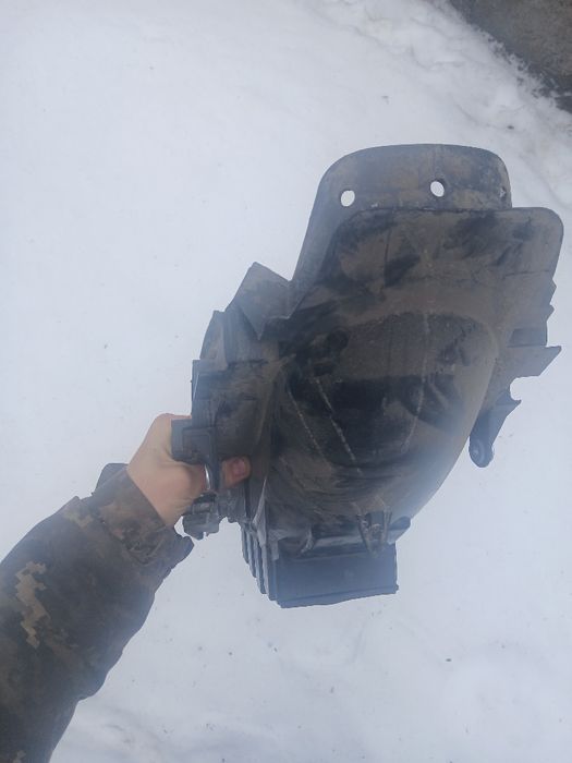 Продам крило на ліфан кп 200