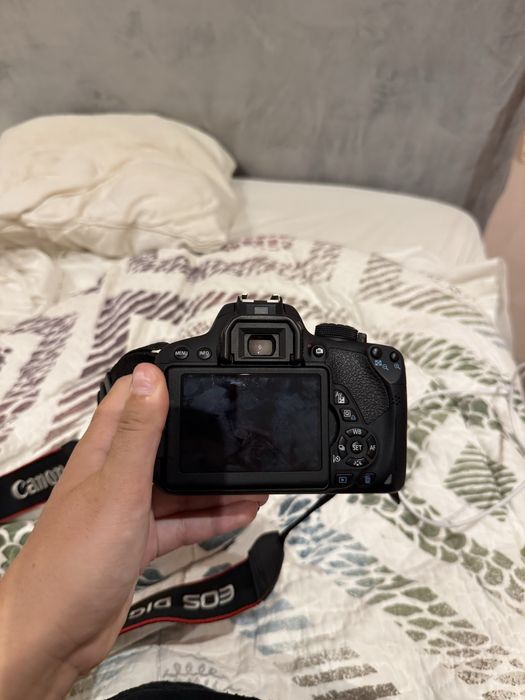 Canon EOS 700D + 18-55mm IS STM | 2 Baterias + Bolsa