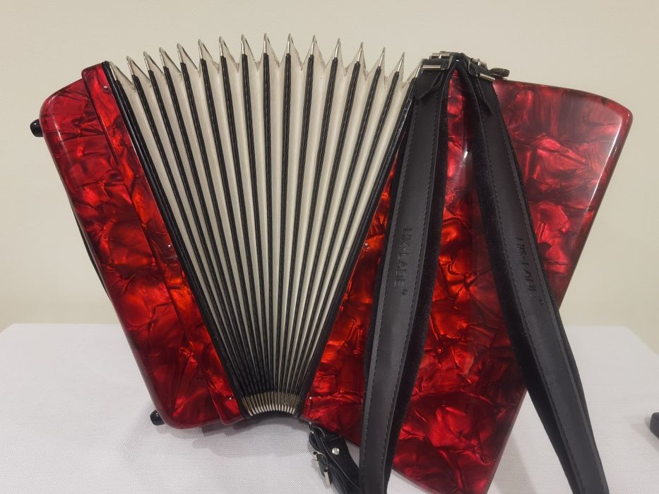 Weltmeister Meteor N 80 basów akordeon klawiszowy