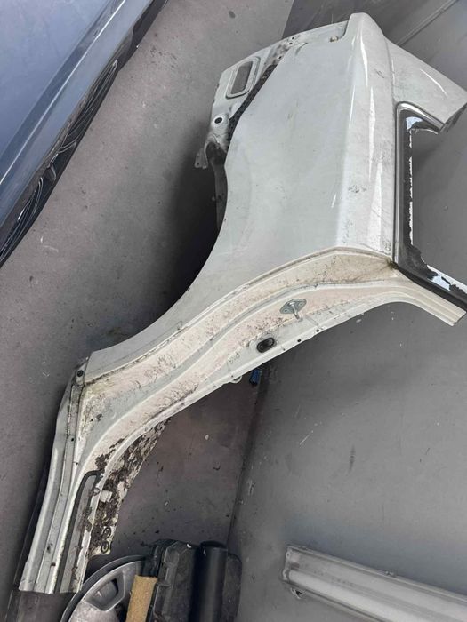 Avensis T27 błotnik Tylny prawy