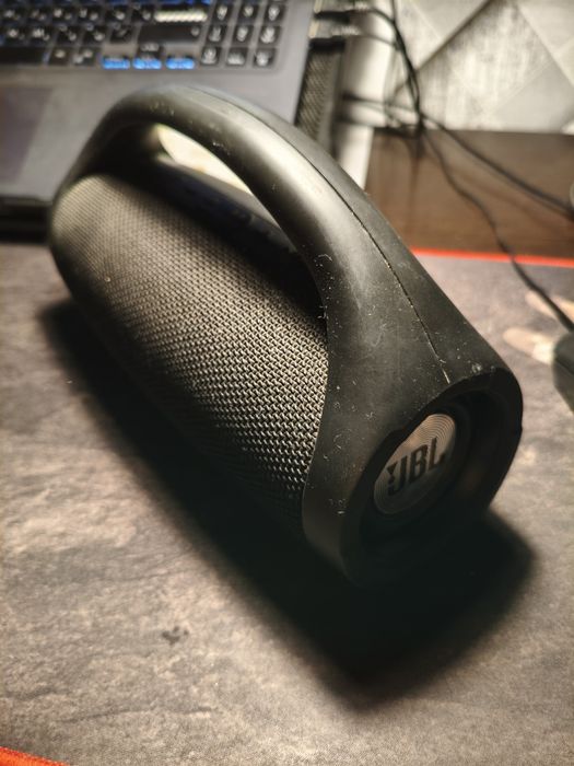продаю колонку JBL Boombox первого поколения