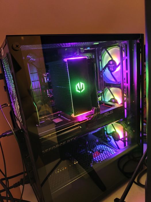 Gaming PC RTX 5070 / i5 / 64GB RAM / 4TB SSD, 8TB HDD / 2 lata gwarancji / Jak nowy