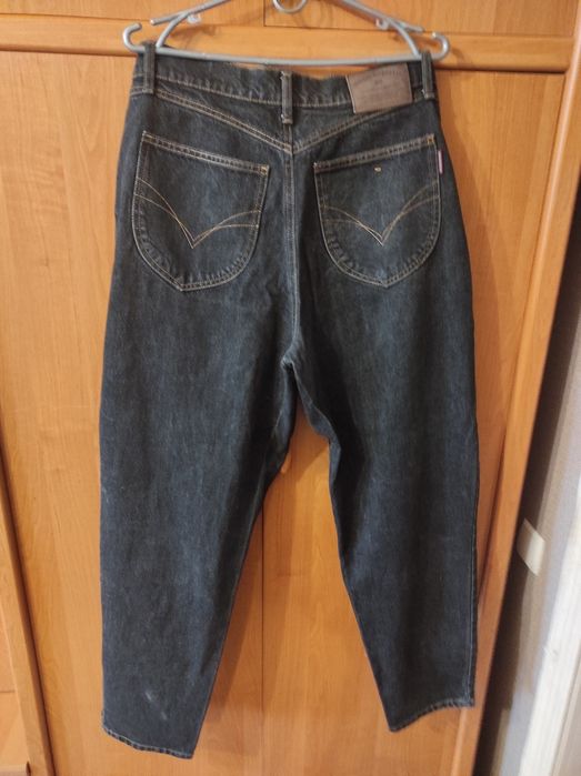 Фирменные джинсы