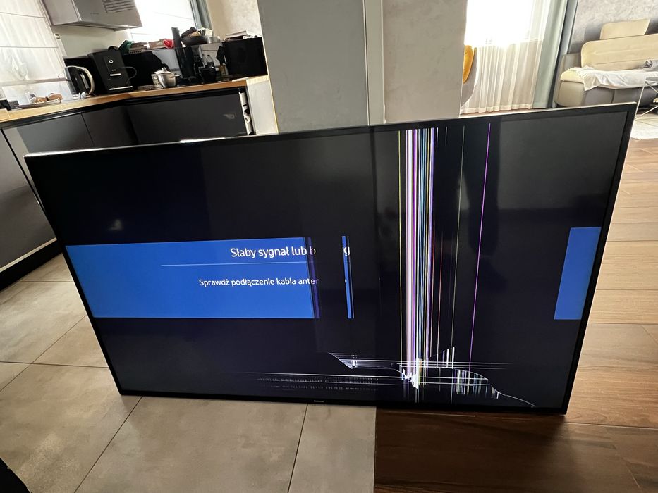 TV SAMSUNG 65” uszkodzony