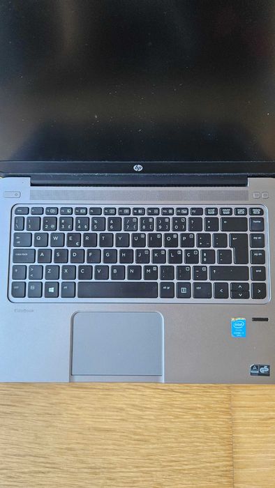 Computador portátil HP i7 8GB RAM 240GB HD WIN 10 PRO