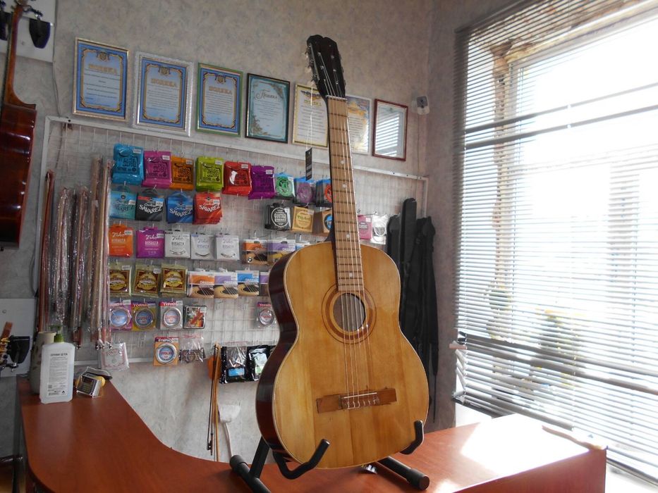 Гітара Класична. Нові Нейлонові струни. Майстрова Настройка