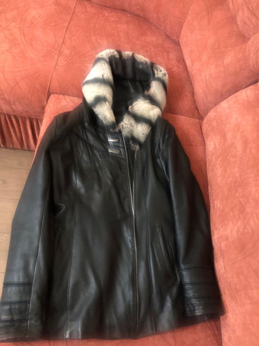 Куртка шкіряна жіноча