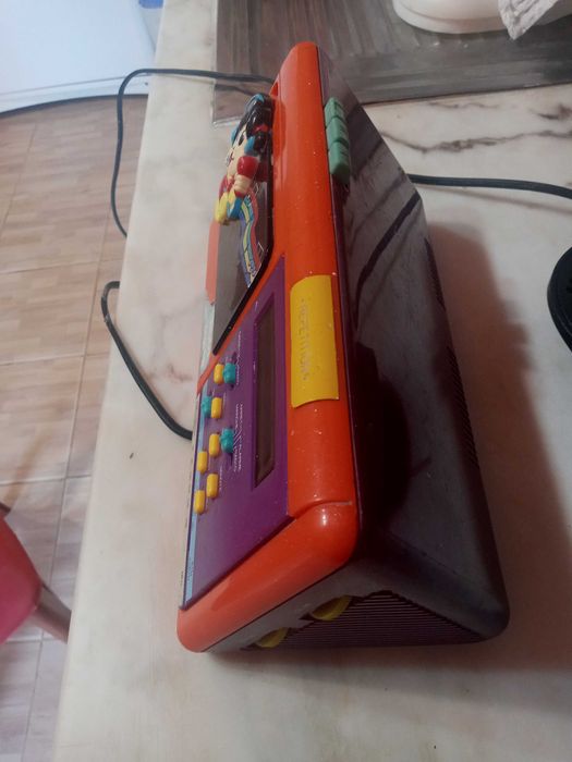 Radio antigo raro com cassete ,radio e despertador