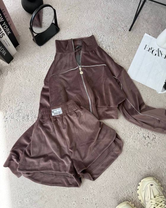 Костюм з кантом/ ідеальний костюм до весни/ літа/ велюровий костюм