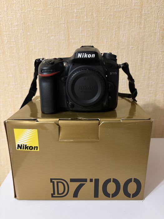 Nikon D7100 + Nikon 35mm f/1.8G