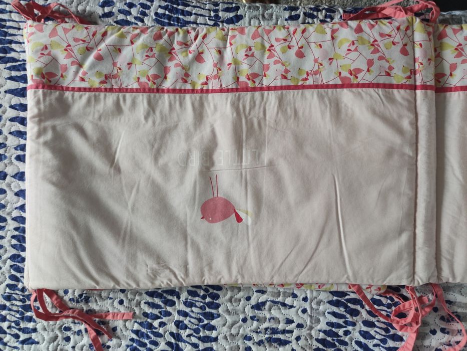 Contorno de cama bebé