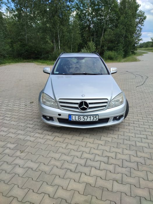 Samochód Mercedes