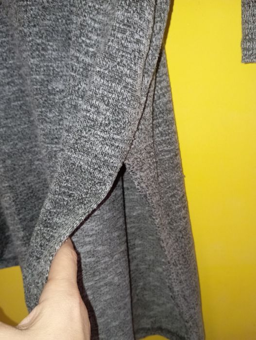 Bluzka sweterkowa , asymetryczna 42-44