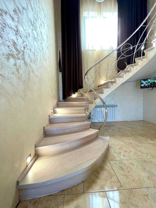 Продам дом в Обуховке, с гостевым домом/озеро/мустанг/седьмое небо