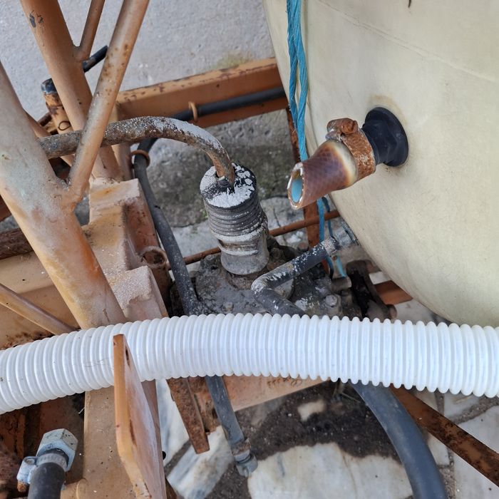 Reboque Cisterna Trator "varais" - 300 Litros