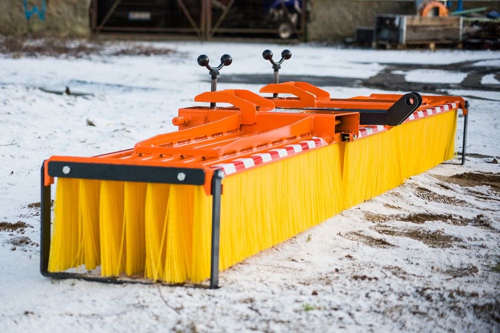 ZAMIATARKA,szczotka,odśnieżarka,na widły,łyżkę.Producent.Gwarancja.