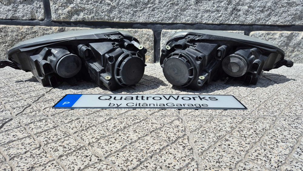 VW GOLF V / JETTA - Óticas / Faróis Originais em EXCELENTE ESTADO