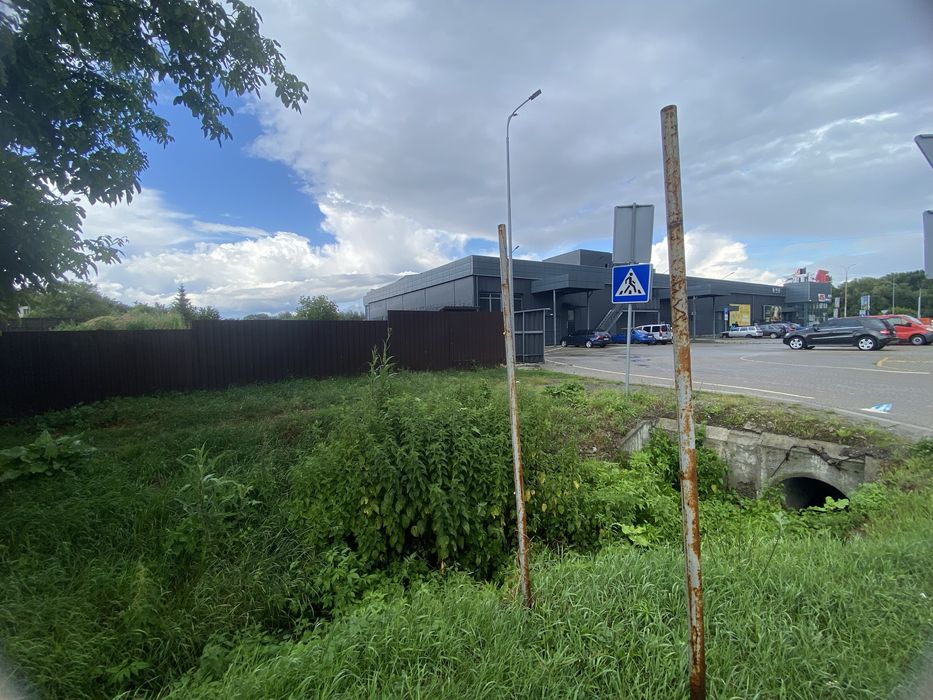 Земельна ділянка 1.1 Га під комерцію Лісники фасад вул Виноградна