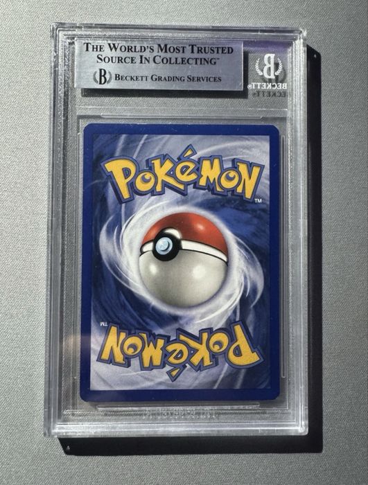 Carta pokemon charizard base set graded