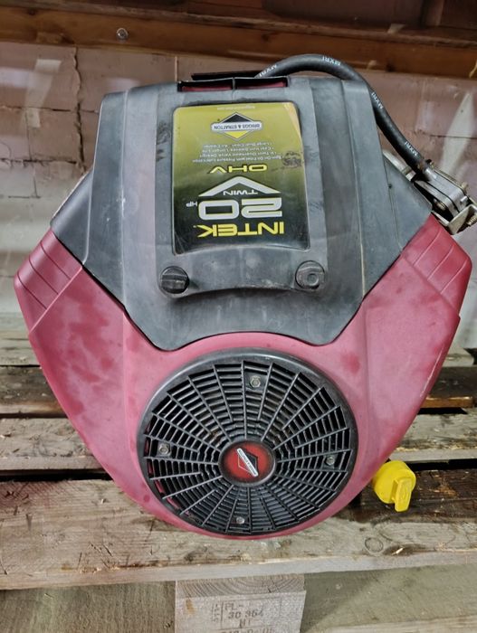 Silnik spalinowy Briggs & Stratton Intek 20 KM 2cyl kosiarka traktorek
