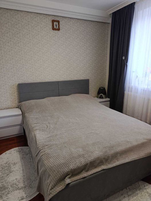 Продам трикімнатну квартиру з ремонтом