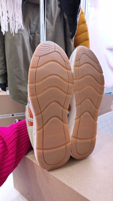 Tamaris skórzane Sneakersy rozmiar 39