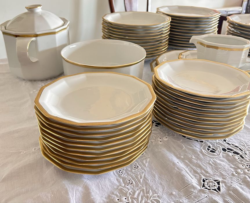 Serviço de Jantar Tirschenreuth Bavaria – 66 peças – Porcelana Alemã – Filete Dourado