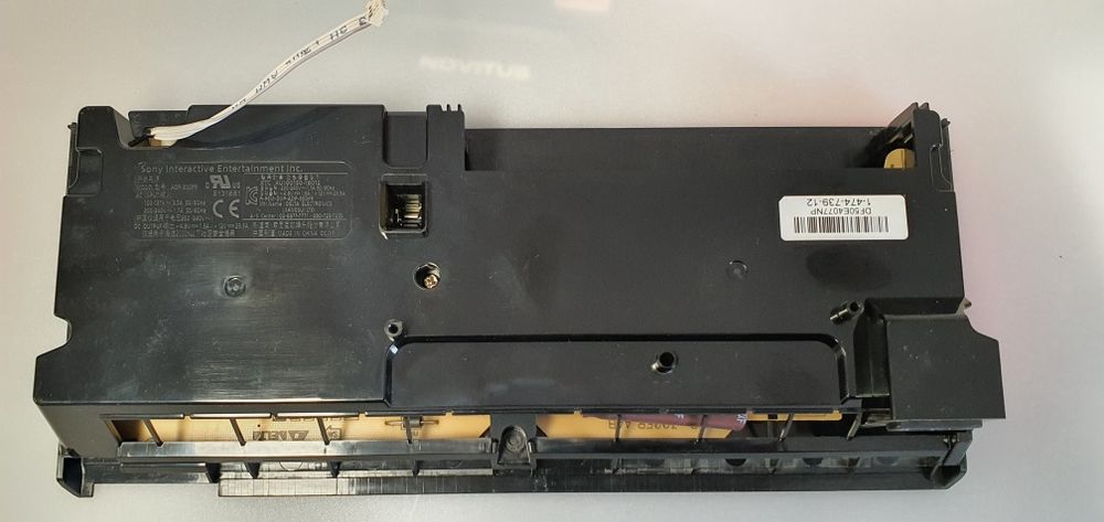 Ps 4 Zasilacz PlayStation 4 Pro Model ADP-300FR Oryginał