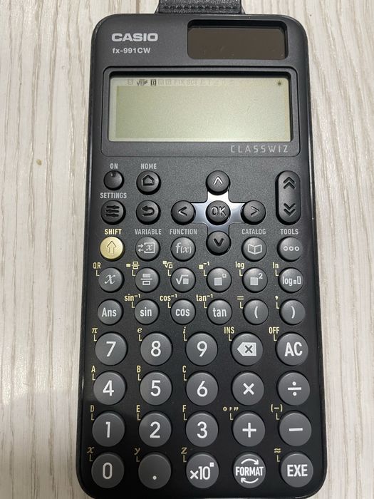 Продам калькулятор всі позначки багато чого є все що треба casio 991cw