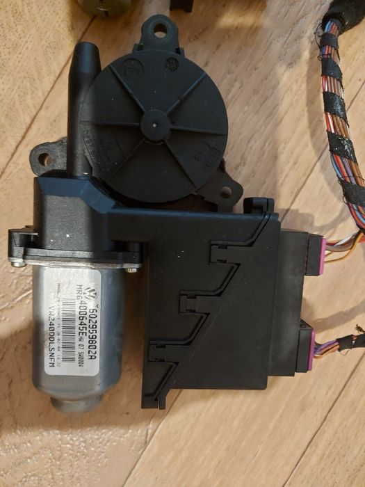 Моторчик проводка водительской двери стеклоподьемника fabia roomster